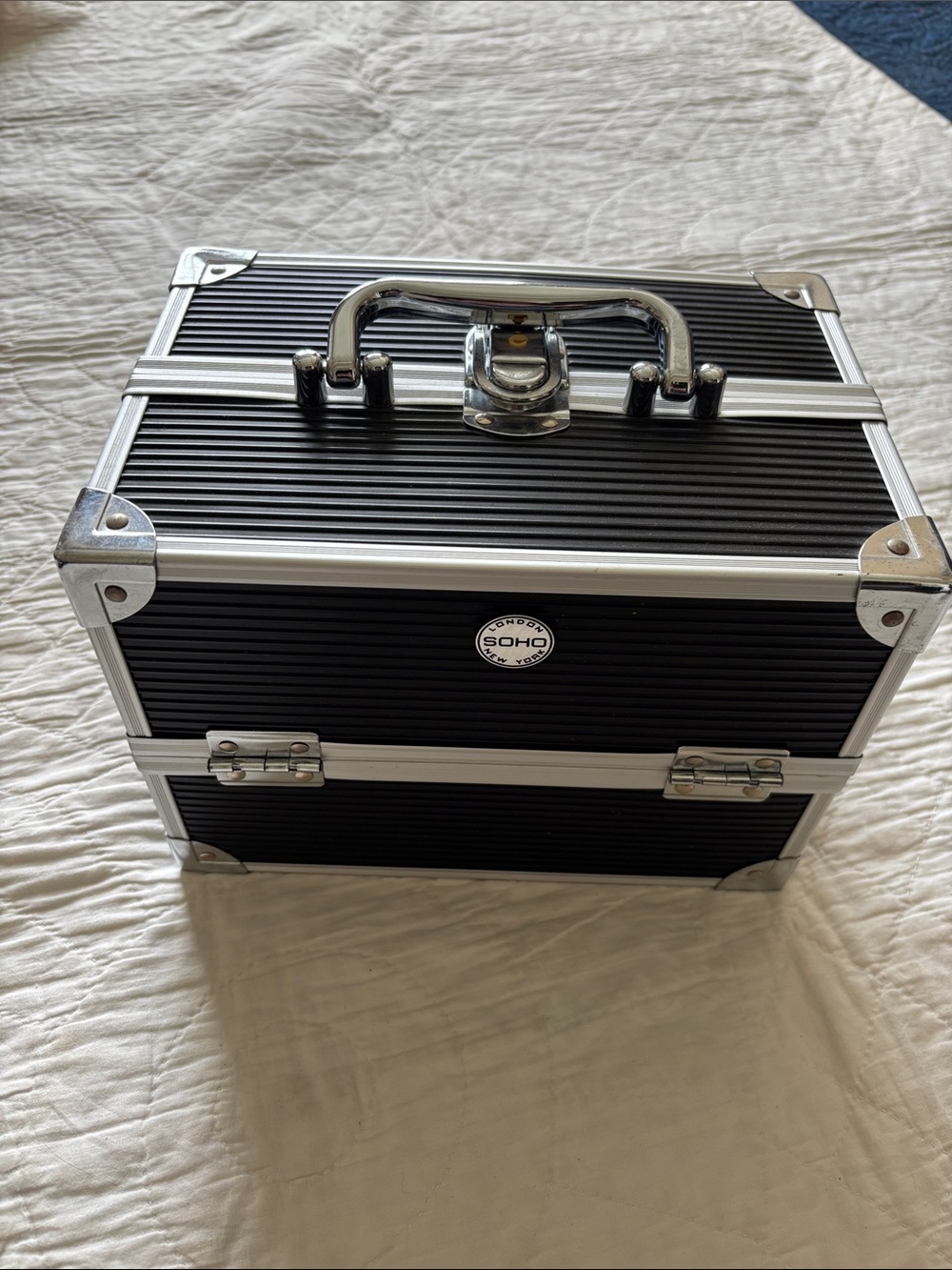 SOHO Cosmetic Train Case